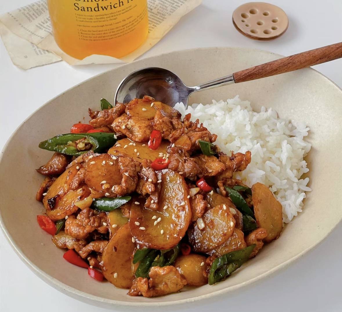 土豆肉片盖饭