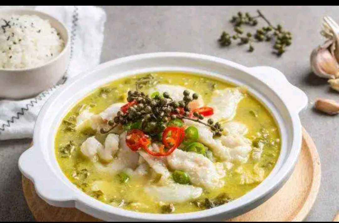 藤椒味无骨酸菜鱼+米饭（送饮料）