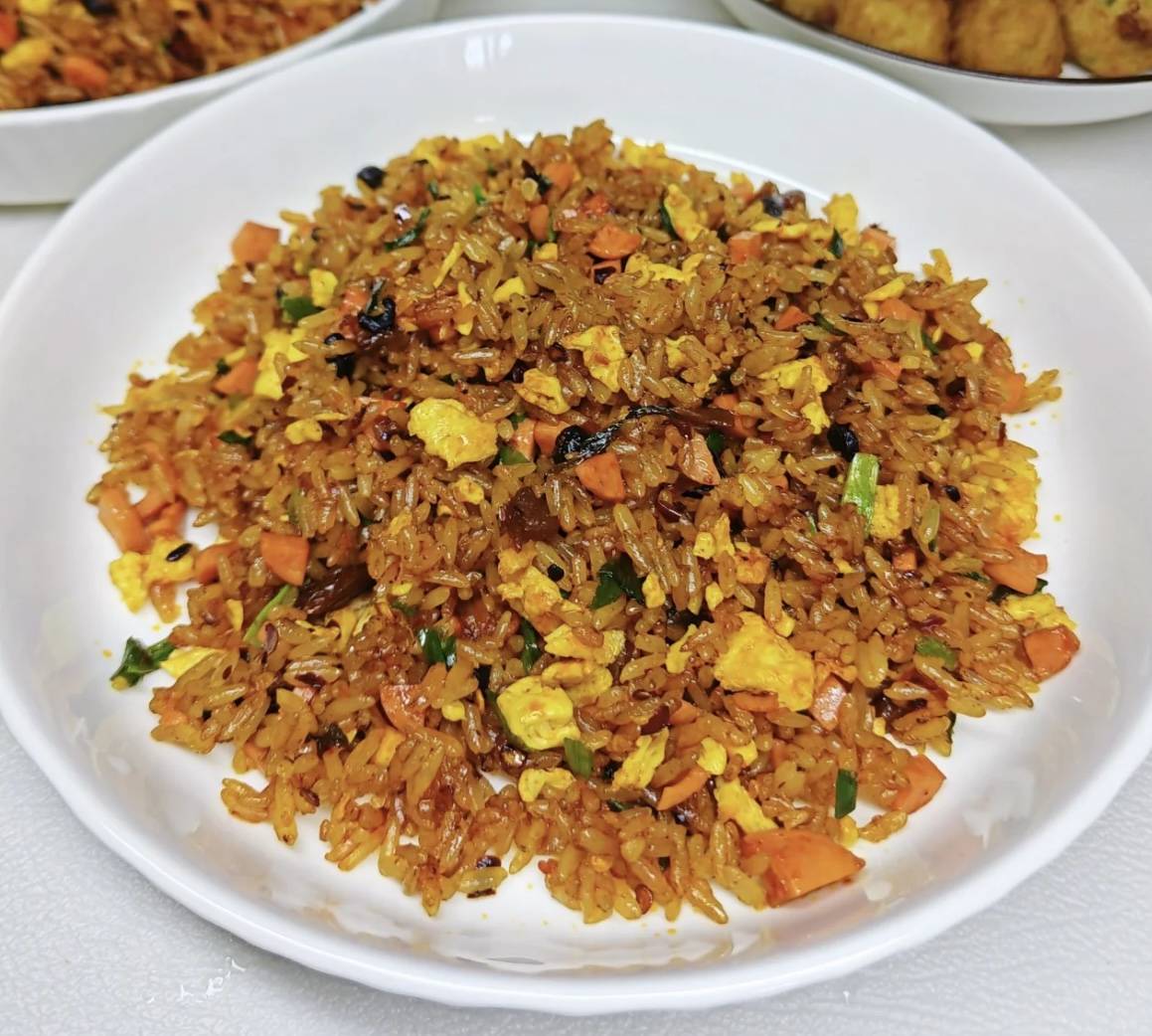 老干妈鸡蛋炒饭