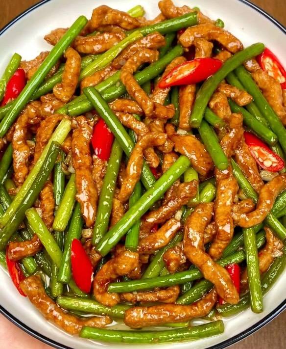 蒜苔肉丝