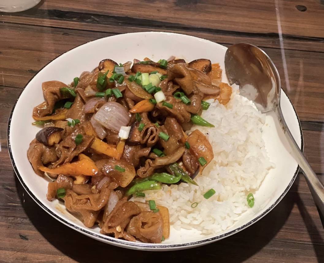 红烧肥肠盖饭