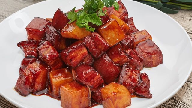 土豆红烧肉