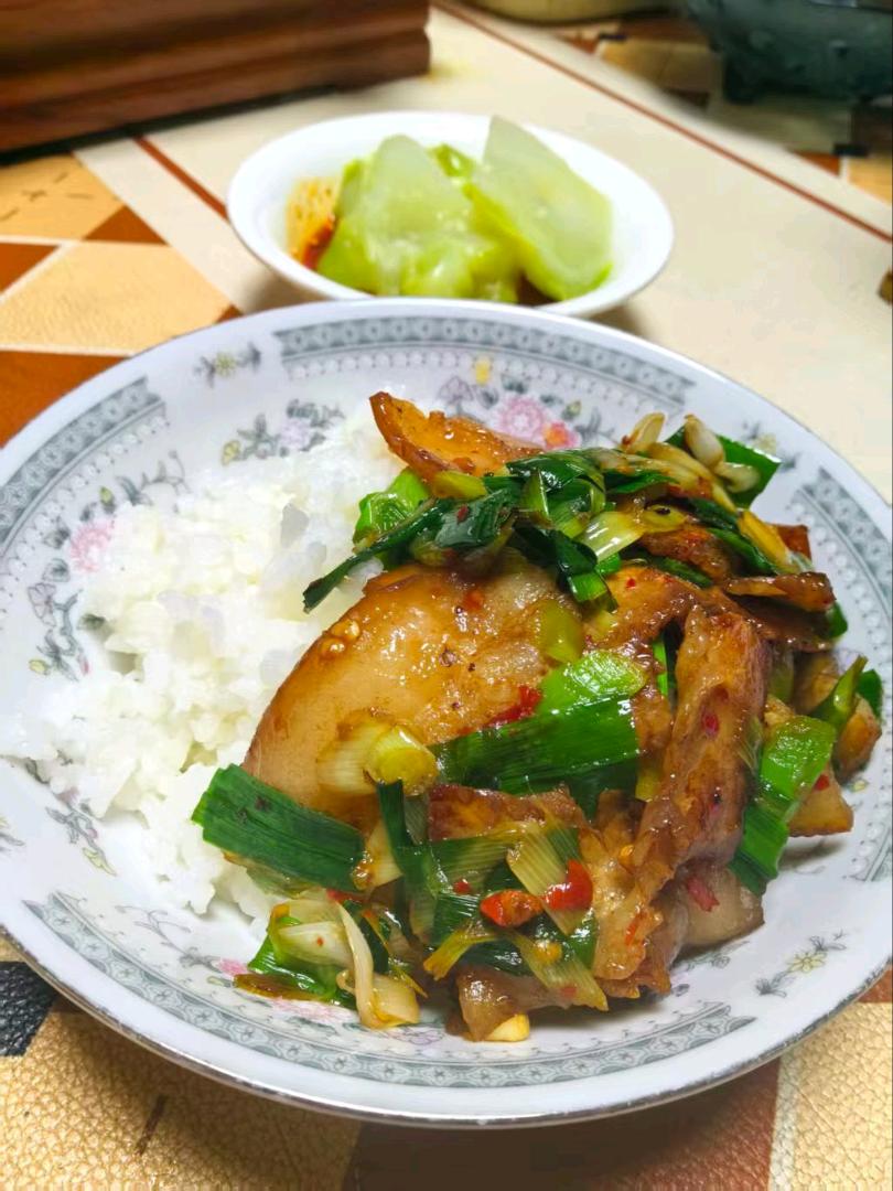 回锅肉盖饭