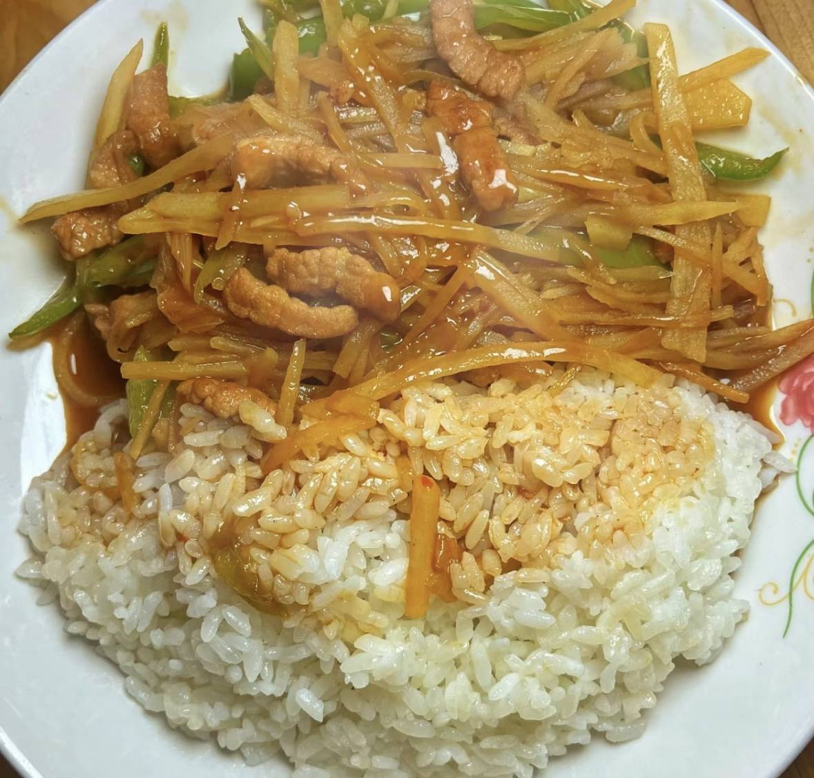 土豆肉丝盖饭
