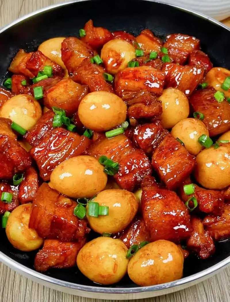 红烧肉烧鹌鹑蛋