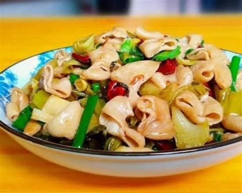 酸菜炒粉肠