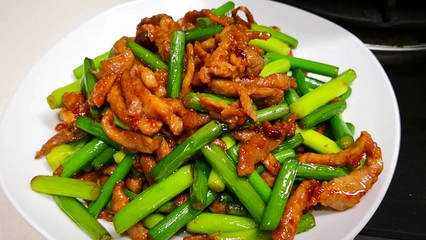 蒜苔炒肉