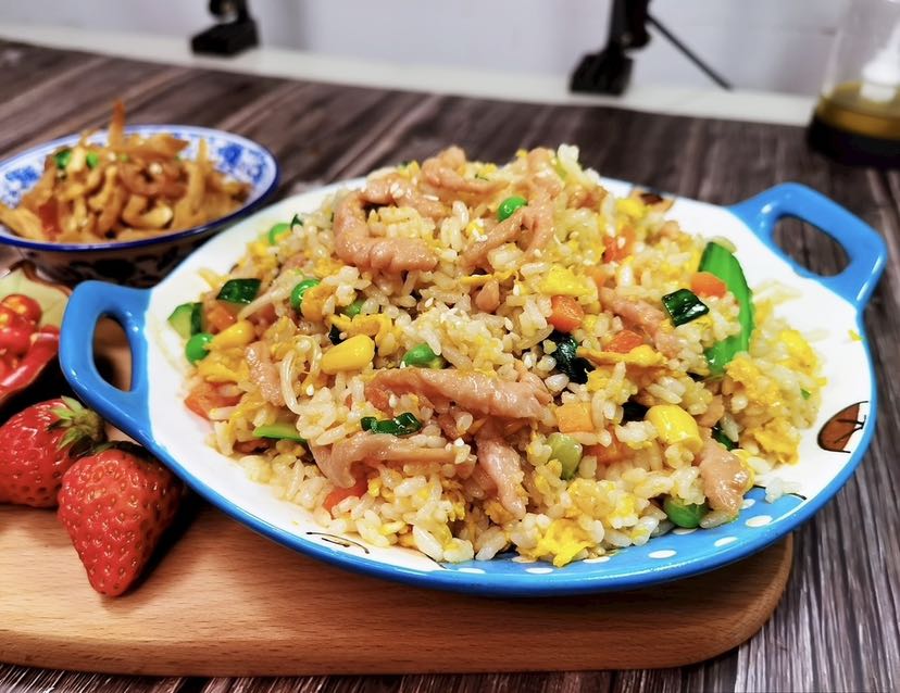 蛋肉丝炒饭