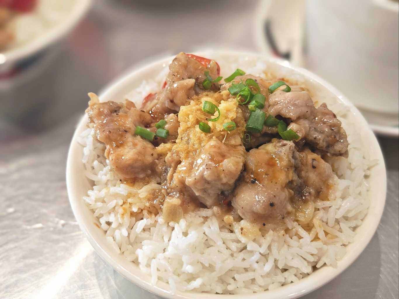 脆皮排骨+青菜+米饭