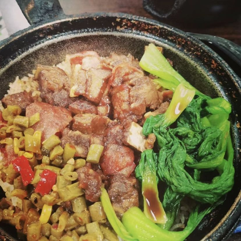 ☀️酸豆角➕腊肠煲仔饭