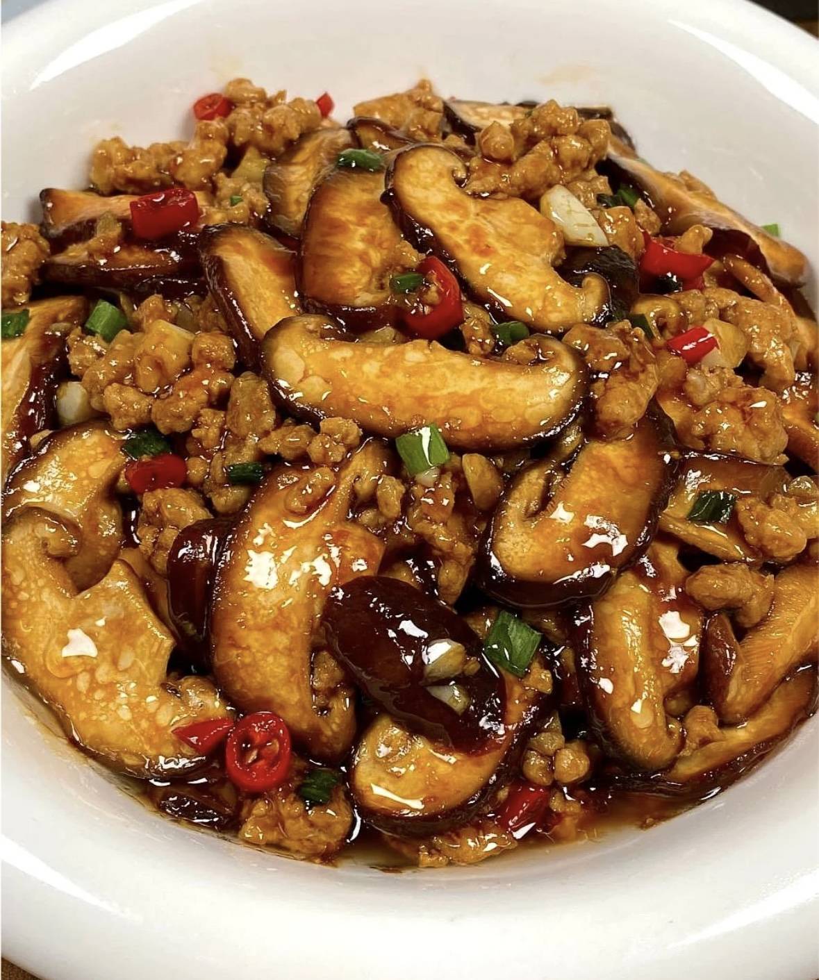 香菇肉片盖饭