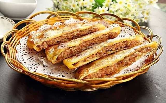 香酥牛肉饼【黑椒汁】