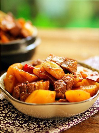土豆红烧肉