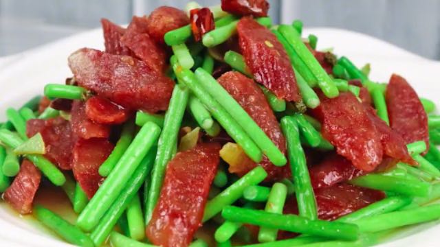 蒜苔炒腊肠