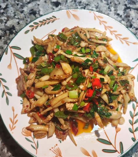 海鲜菇炒肉