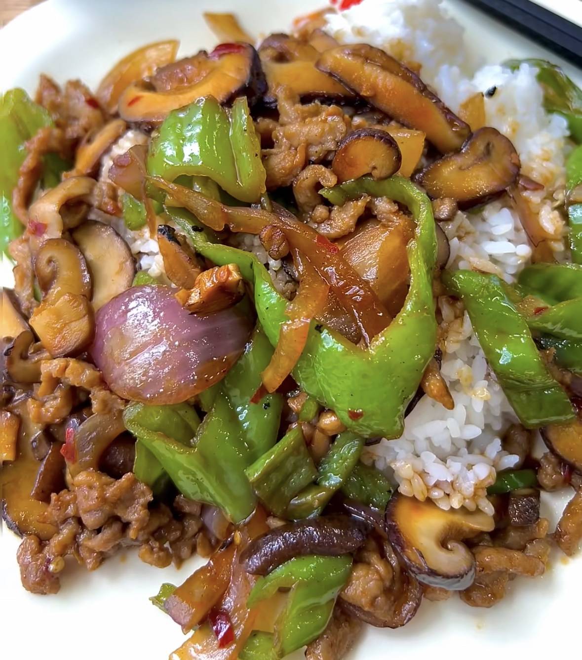 香菇肉丝盖饭