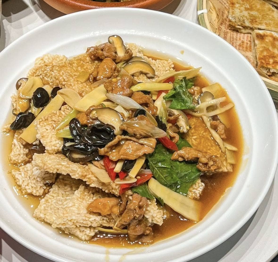 锅巴香辣肉片