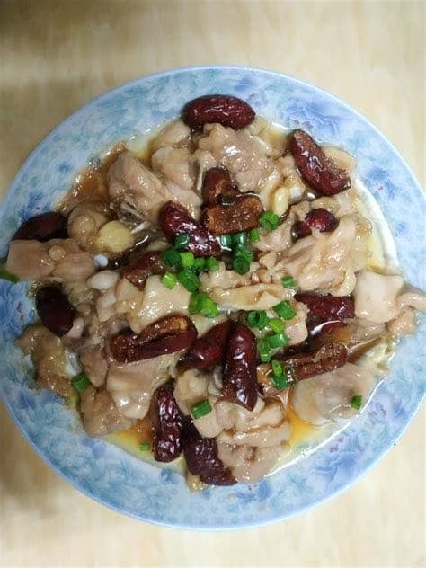 红枣蒸鸡